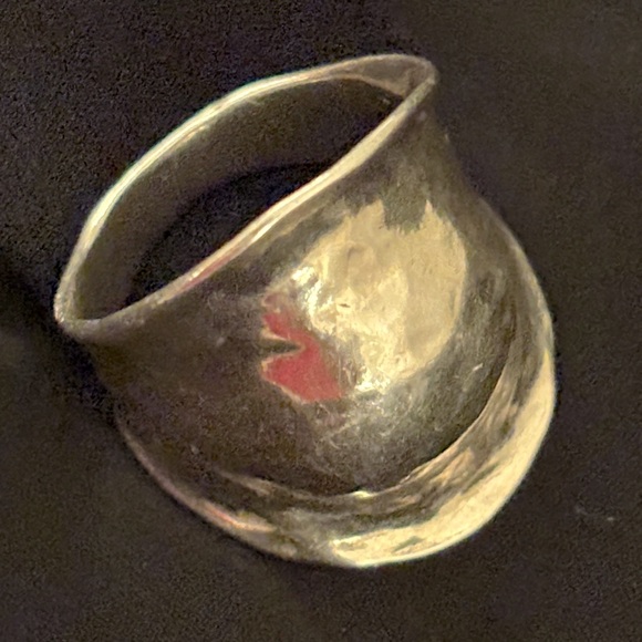 Bold Vintage-Style Silver Ring- Wide Band with Hammered Detail! size 7 - Picture 2 of 5